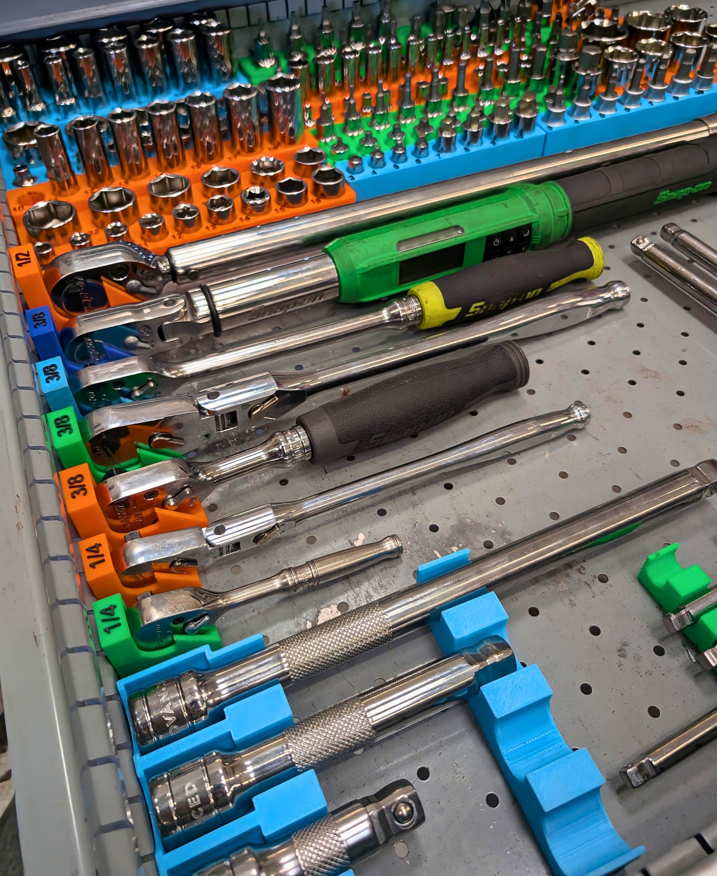 Magnetic Ratchet Organiser